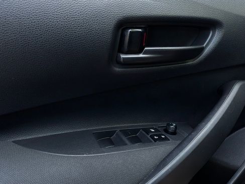 Used 2025 Toyota Corolla LE image 18