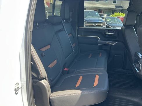 Used 2022 GMC Sierra 2500 AT4 w/ AT4 Preferred Package AWD/4WD image 15