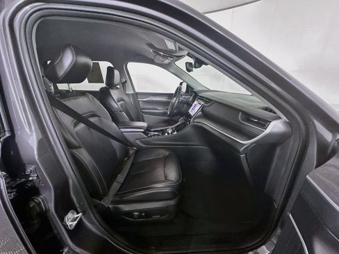 Used 2022 Jeep Grand Cherokee L Limited AWD/4WD image 34