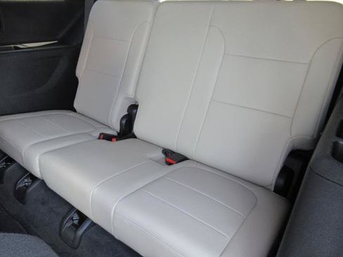 Certified 2023 Chevrolet Traverse Premier FWD image 37