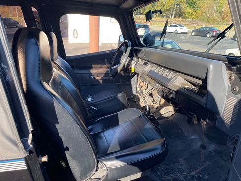 Used 1995 Jeep Wrangler S image 17