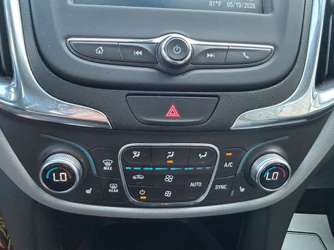 Used 2018 Chevrolet Equinox LT AWD/4WD image 24