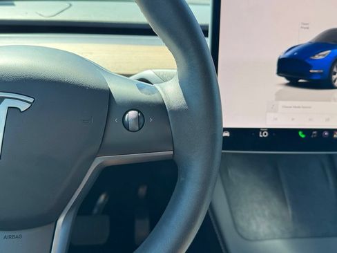 Used 2023 Tesla Model Y Long Range AWD/4WD image 10