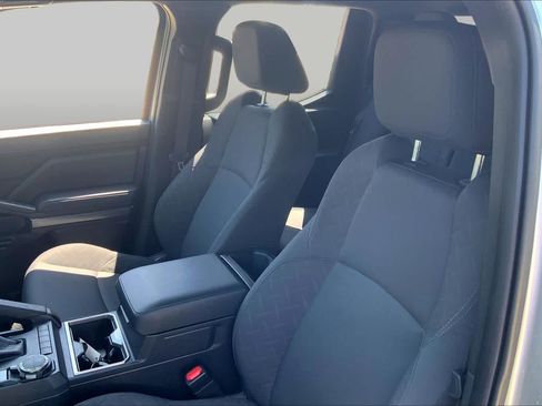 Used 2025 Toyota Tacoma SR5 AWD/4WD image 8