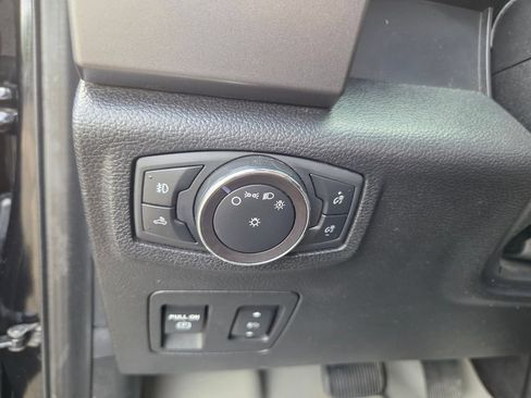 Used 2019 Ford F150 XLT w/ Equipment Group 302A Luxury AWD/4WD image 14