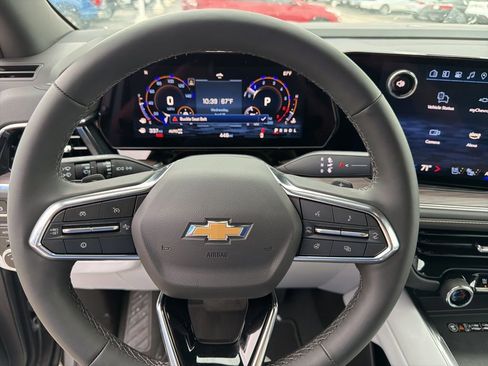 New 2025 Chevrolet Suburban Premier AWD/4WD image 28