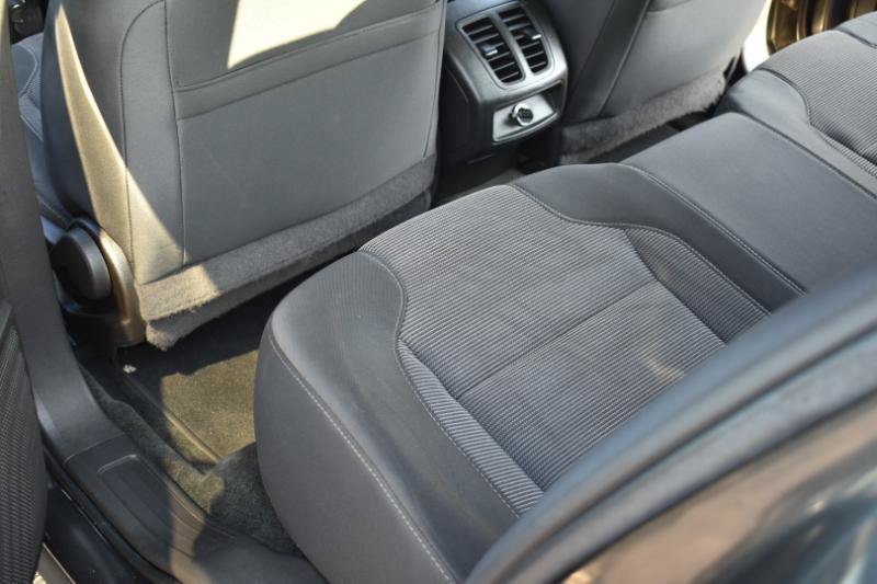 Used 2016 Ford Taurus SEL w/ Equipment Group 201A FWD image 16
