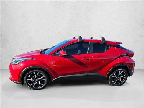 Used 2021 Toyota C-HR XLE image 9