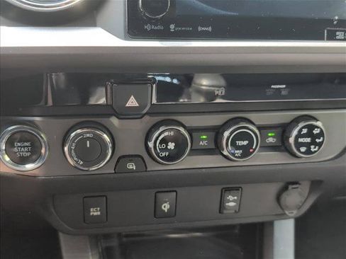 Used 2016 Toyota Tacoma TRD Sport w/ Towing Package AWD/4WD image 16