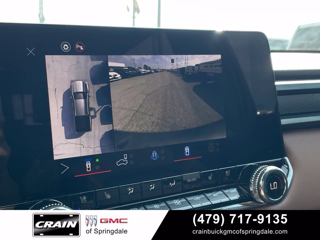 Used 2026 GMC Canyon AT4 w/ Technology Plus Package AWD/4WD image 17