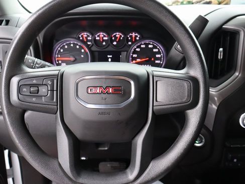 Used 2024 GMC Sierra 2500 Pro w/ Convenience Package image 5