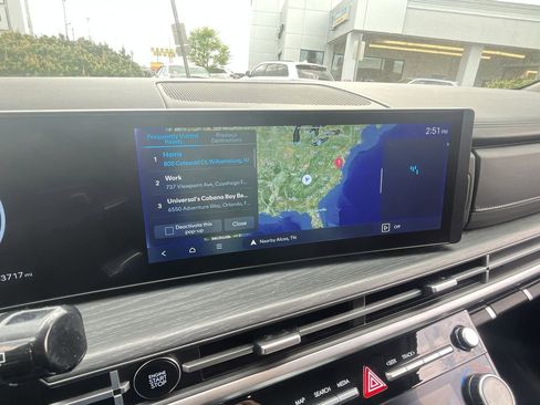 Used 2025 Hyundai Santa Fe Limited image 17