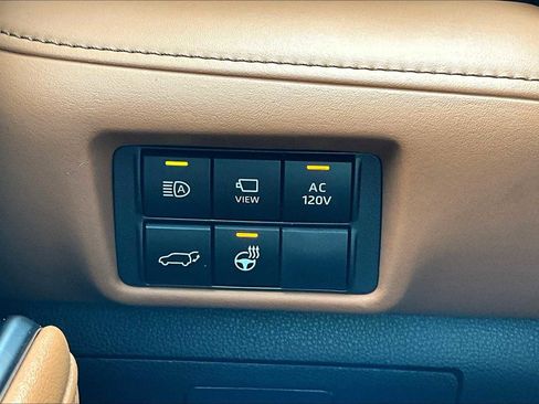 Used 2023 Toyota Highlander Platinum image 33