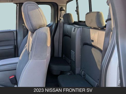 Used 2023 Nissan Frontier SV w/ SV Convenience Package RWD image 13