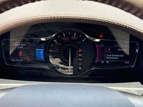 Used 2014 Lincoln MKX FWD w/ Equipment Group 102A image 29