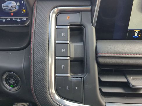 Used 2023 Chevrolet Suburban RST w/ Luxury Package image 16