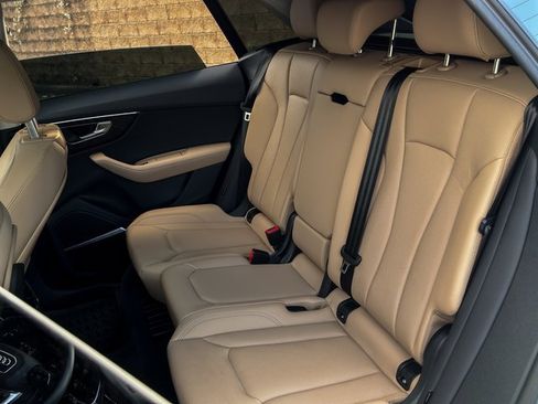 Used 2025 Audi Q8 Premium Plus image 23