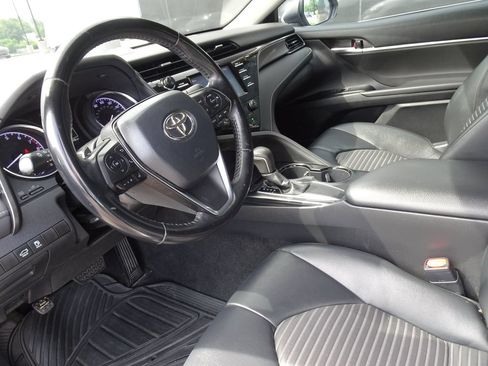 Used 2019 Toyota Camry SE FWD image 10