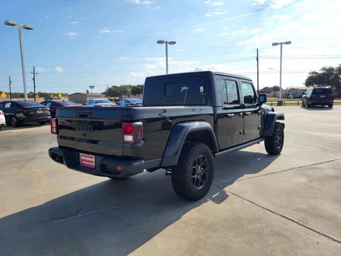 Used 2024 Jeep Gladiator Sport image 5