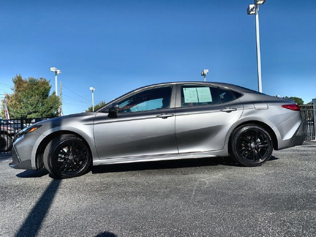 Used 2026 Toyota Camry SE FWD image 5