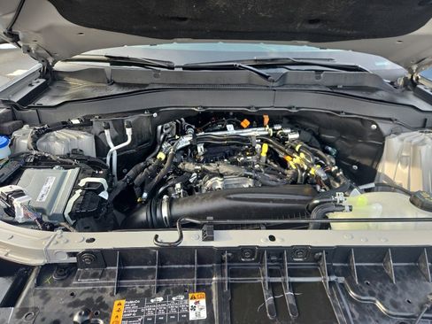 Used 2025 Ford Explorer Active image 23