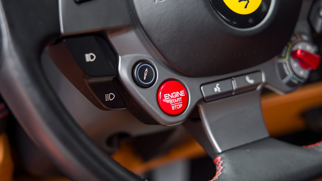 Certified 2021 Ferrari F8 Tributo RWD image 21