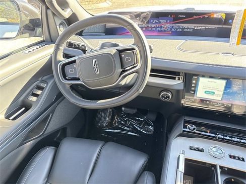 New 2025 Lincoln Navigator Reserve w/ Jet Appearance Package image 14