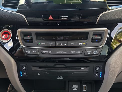Used 2019 Honda Pilot Elite image 26