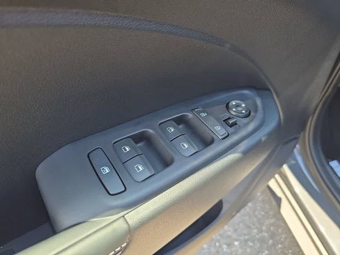 New 2026 Hyundai Venue SEL FWD image 18