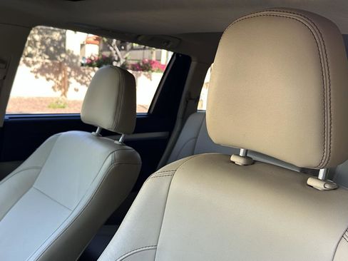 Used 2019 Toyota Highlander XLE image 13