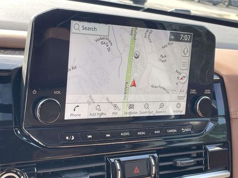 Used 2024 Nissan Pathfinder Platinum image 28