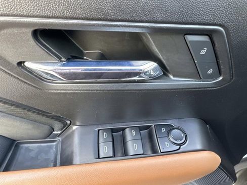 Used 2024 GMC Canyon AT4 image 9