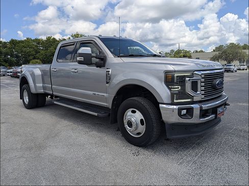 Used 2020 Ford F350 Lariat w/ Lariat Value Package AWD/4WD image 2