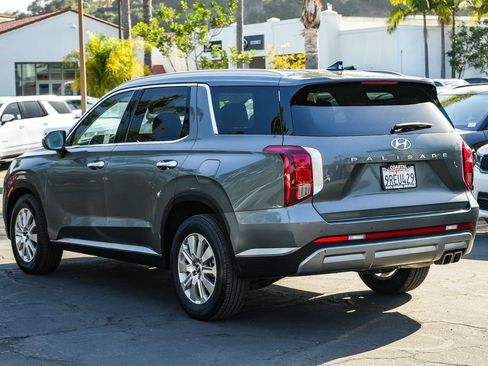 Used 2025 Hyundai Palisade SEL FWD image 4