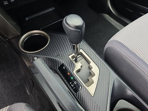 Used 2015 Toyota RAV4 XLE image 31