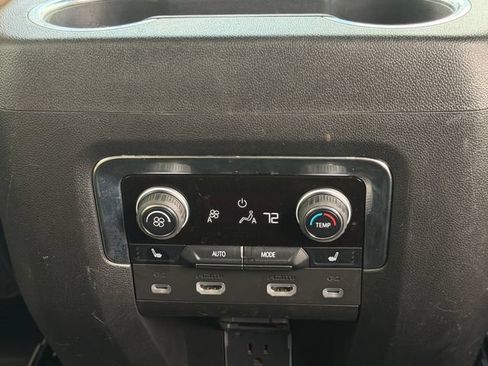 Used 2023 Chevrolet Suburban Premier w/ Premium Package RWD image 8