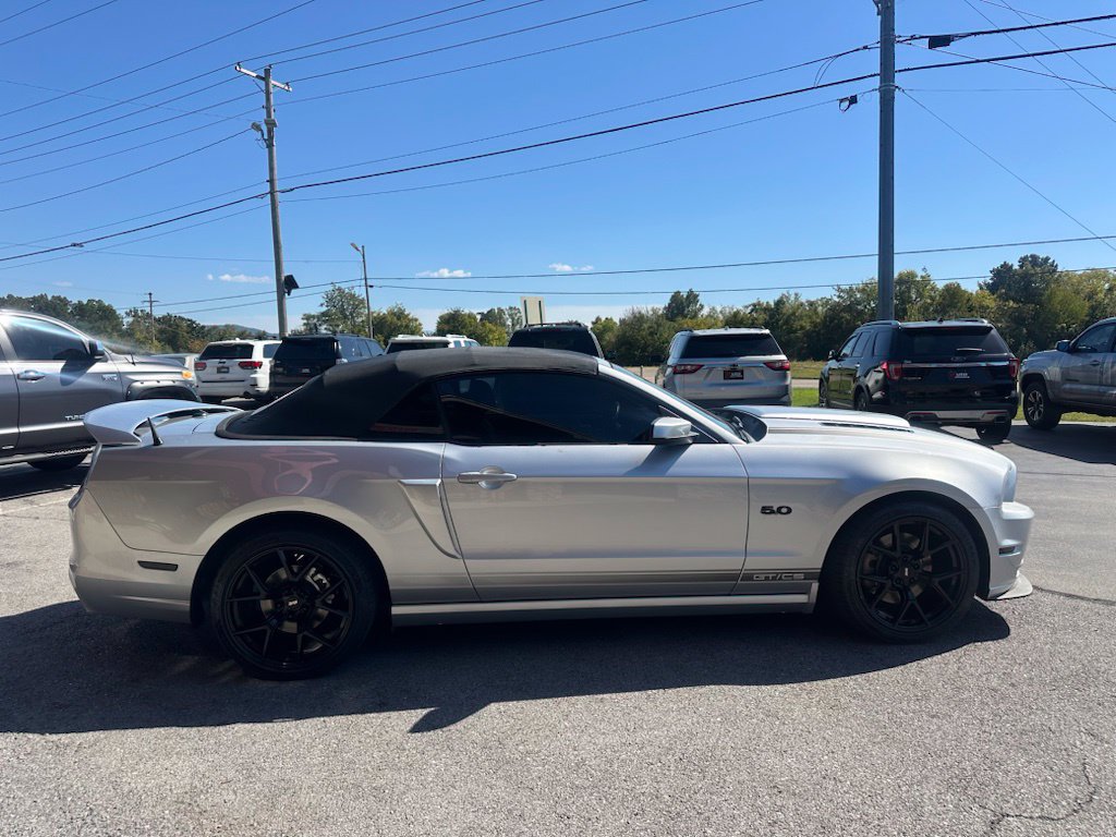 Used 2013 Ford Mustang GT Premium w/ Electronics Pkg RWD image 7