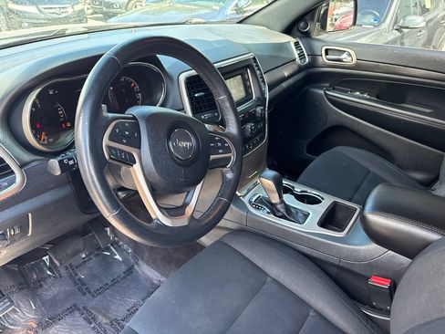 Used 2016 Jeep Grand Cherokee Laredo w/ Quick Order Package 23E AWD/4WD image 8