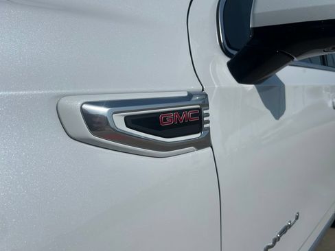New 2026 GMC Yukon XL Denali w/ Denali Reserve Package AWD/4WD image 13