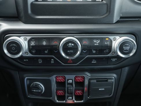 Used 2021 Jeep Gladiator Sport AWD/4WD image 15