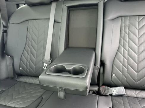 New 2025 Kia Sportage X-Line Prestige image 38