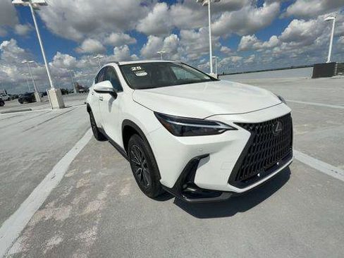 Certified 2025 Lexus NX 250 FWD w/ Towing Package (2000 Lbs) image 2
