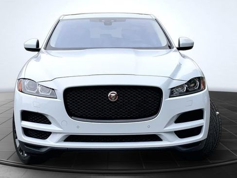Used 2020 Jaguar F-PACE Prestige AWD/4WD image 3