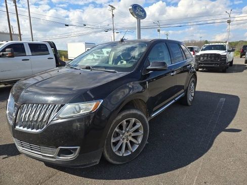 Used 2013 Lincoln MKX FWD image 1