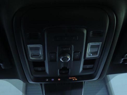 Used 2024 Chevrolet Tahoe High Country image 27