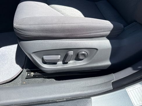 Used 2020 Toyota Camry LE image 11