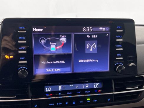 Used 2023 Toyota Sienna XLE FWD image 28