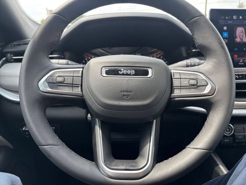 Used 2025 Jeep Compass Limited AWD/4WD image 29