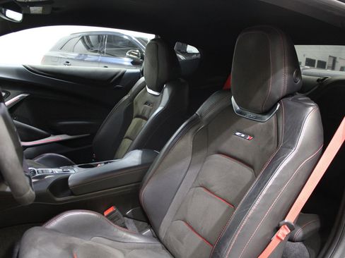 Used 2017 Chevrolet Camaro ZL1 RWD image 23