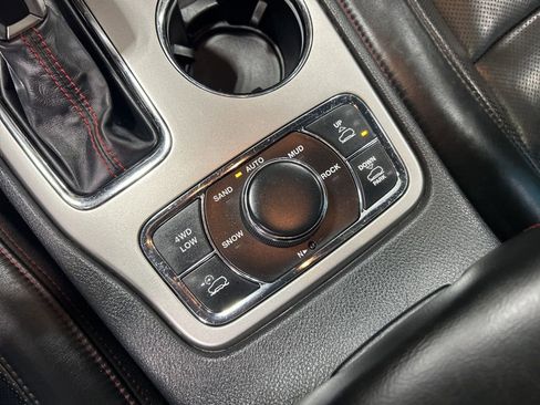 Used 2017 Jeep Grand Cherokee Trailhawk w/ Trailhawk Luxury Group image 21